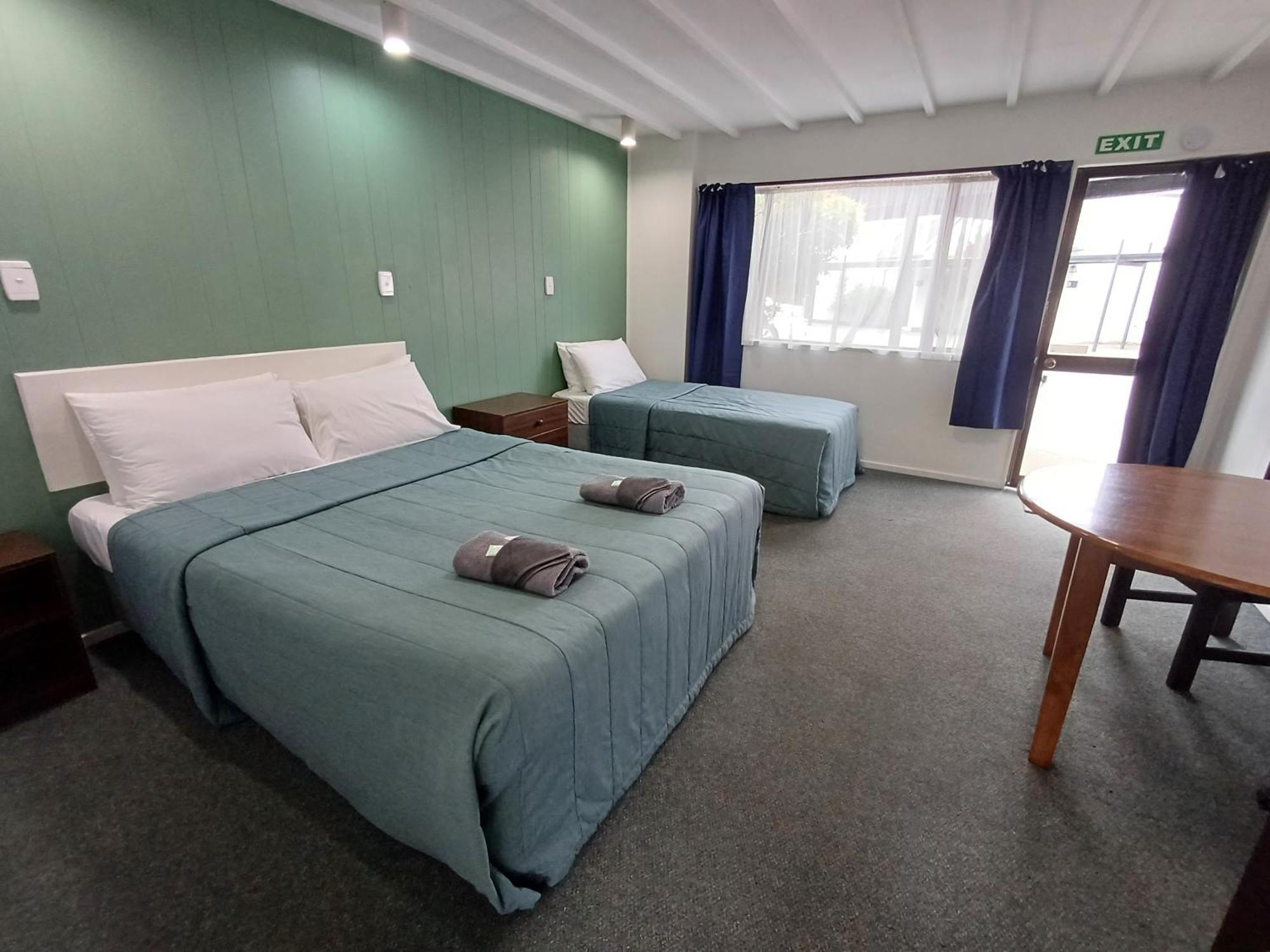 Gothic Heights Motel Крайстчърч Стая снимка