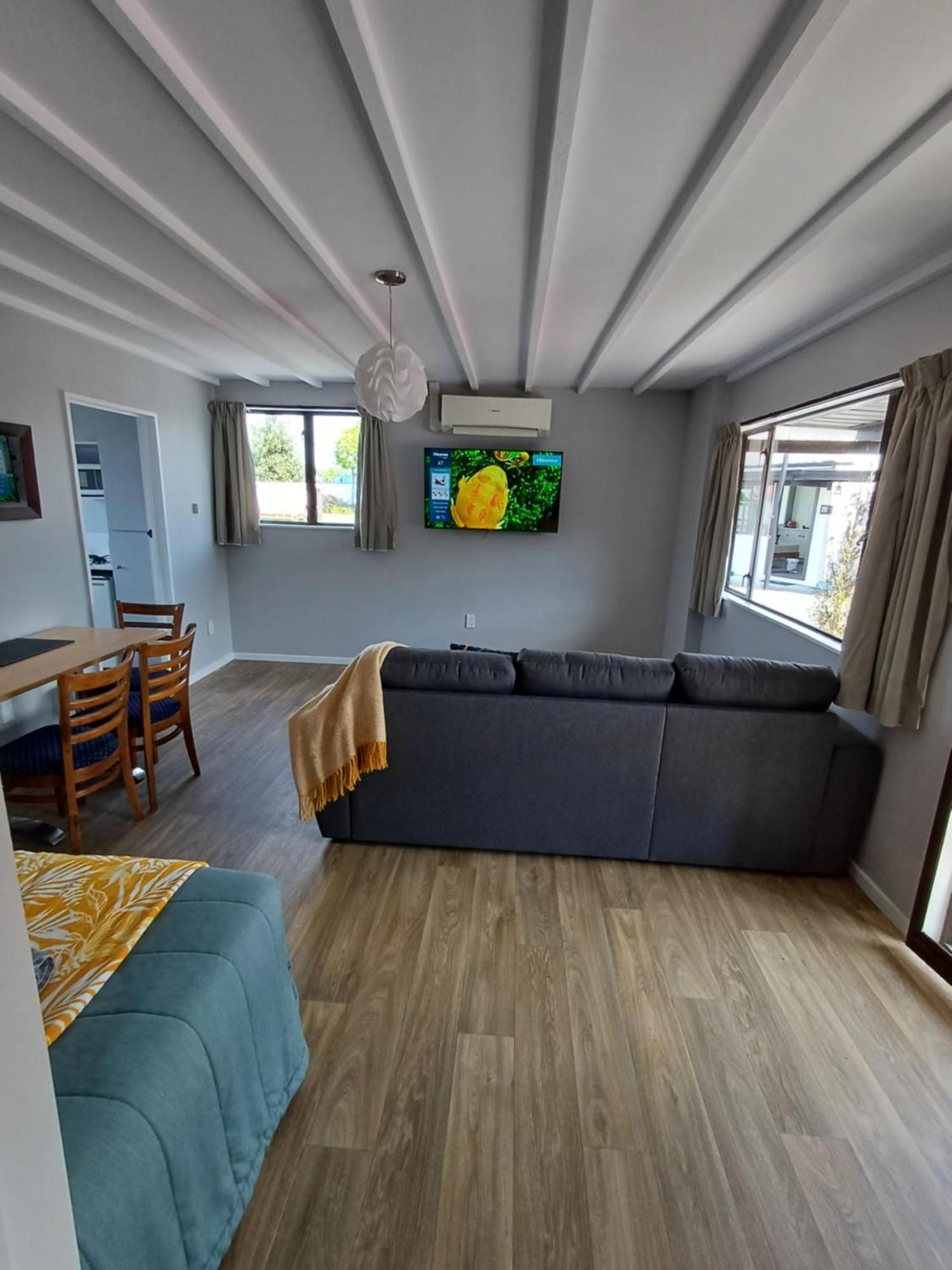 Gothic Heights Motel Крайстчърч Стая снимка