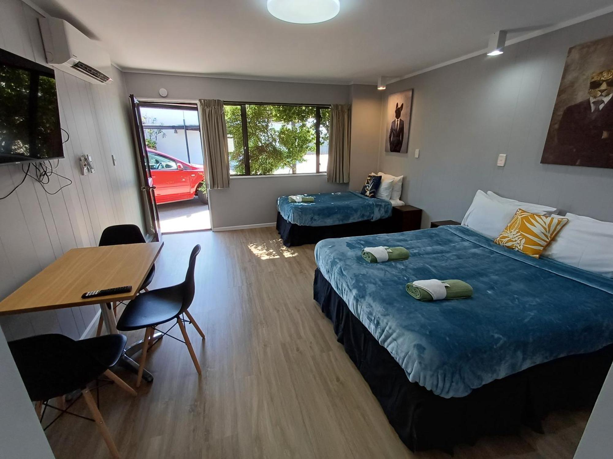 Gothic Heights Motel Крайстчърч Стая снимка