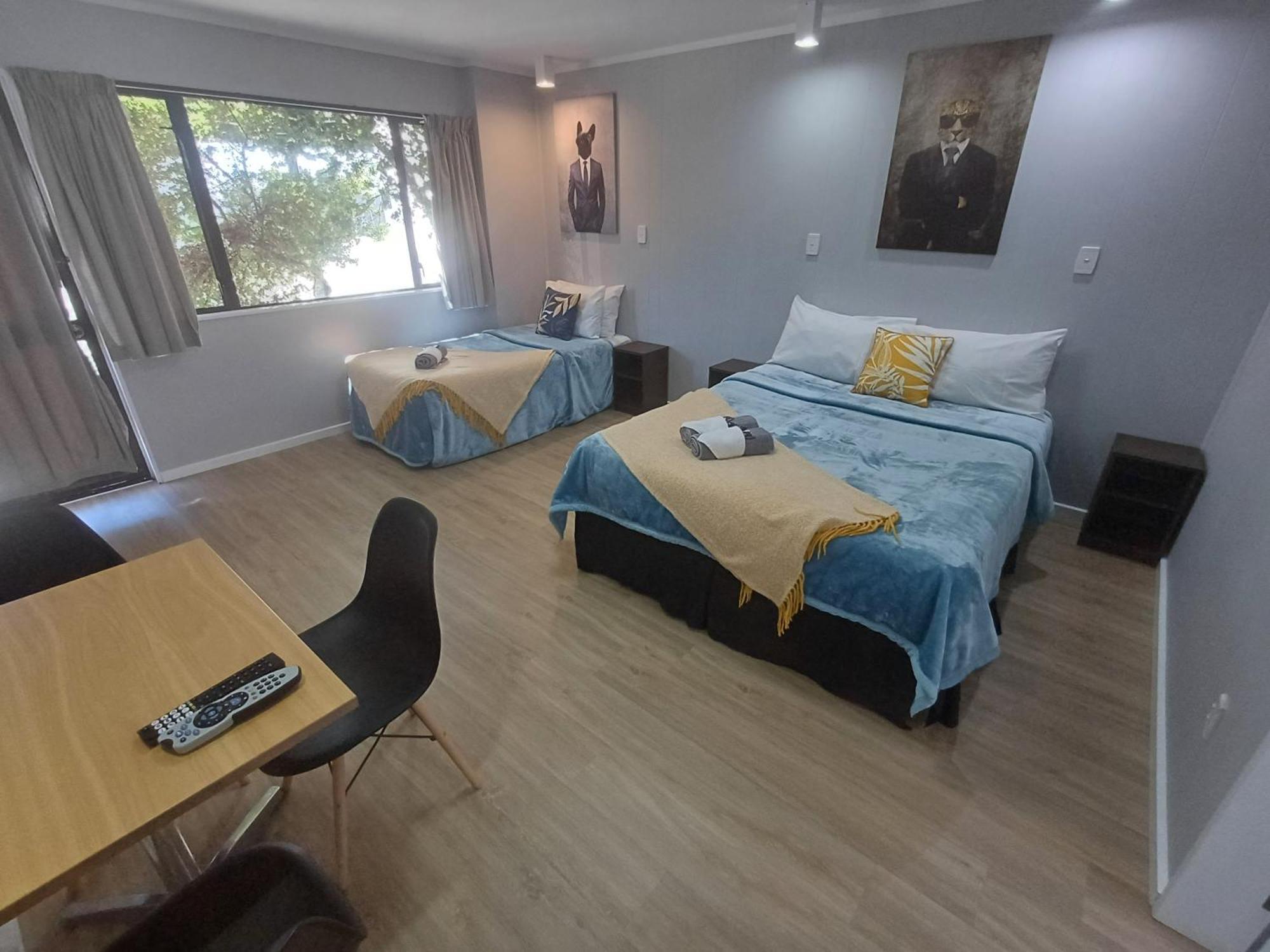 Gothic Heights Motel Крайстчърч Стая снимка