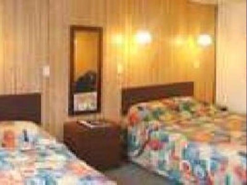 Gothic Heights Motel Крайстчърч Екстериор снимка