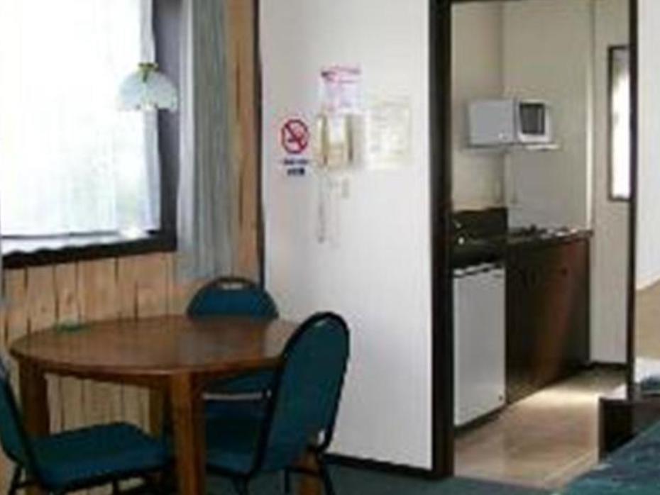 Gothic Heights Motel Крайстчърч Екстериор снимка