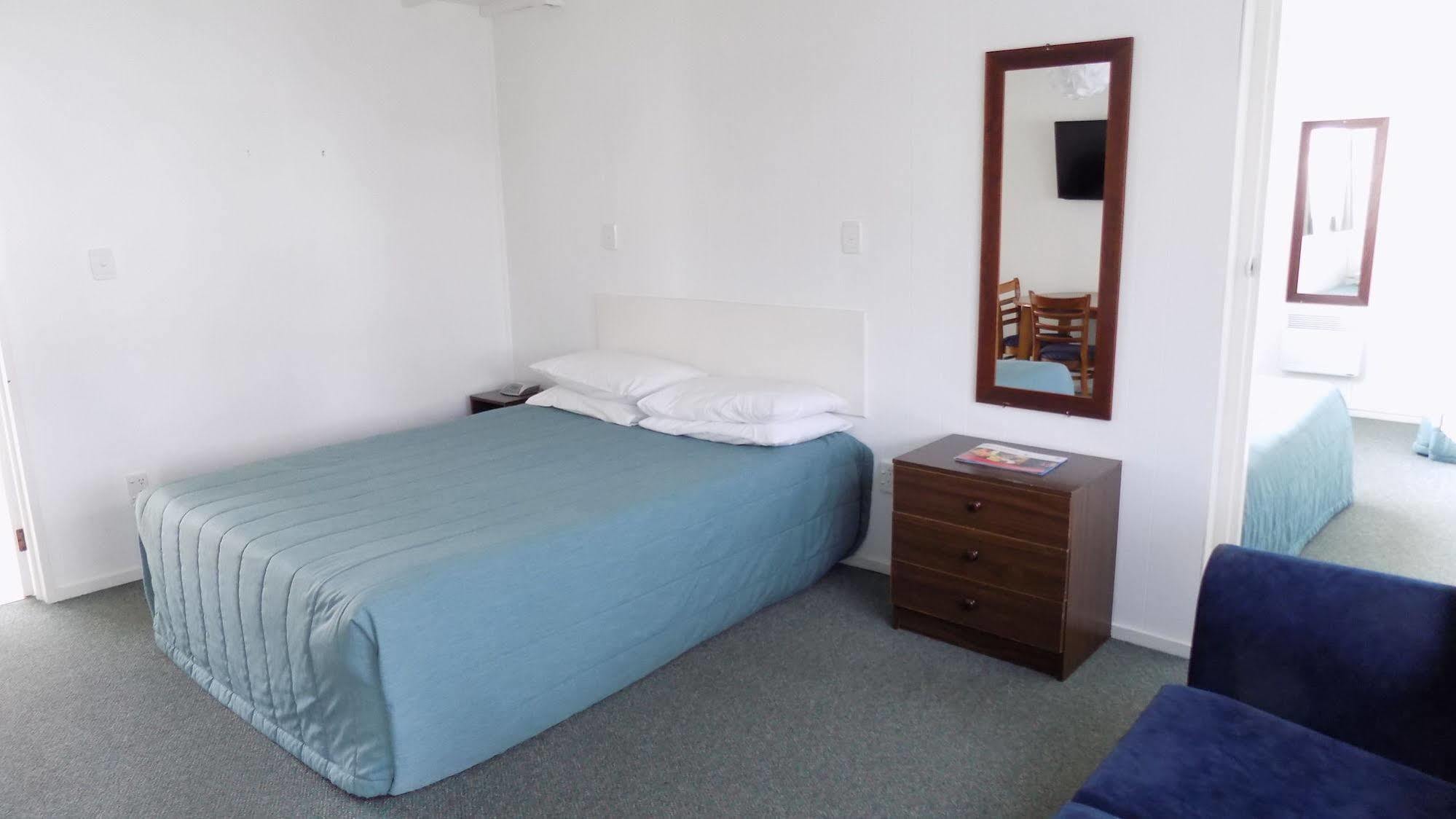 Gothic Heights Motel Крайстчърч Екстериор снимка